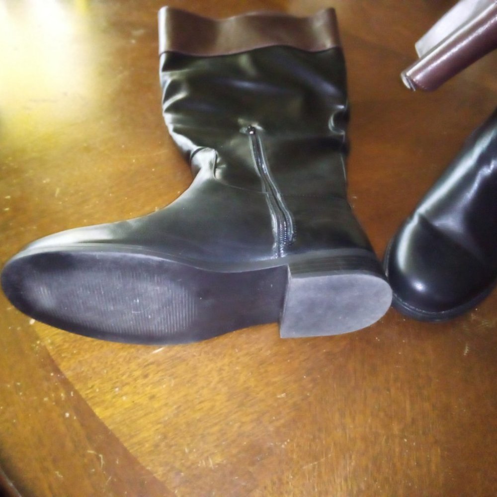 Knee high boots side zip.